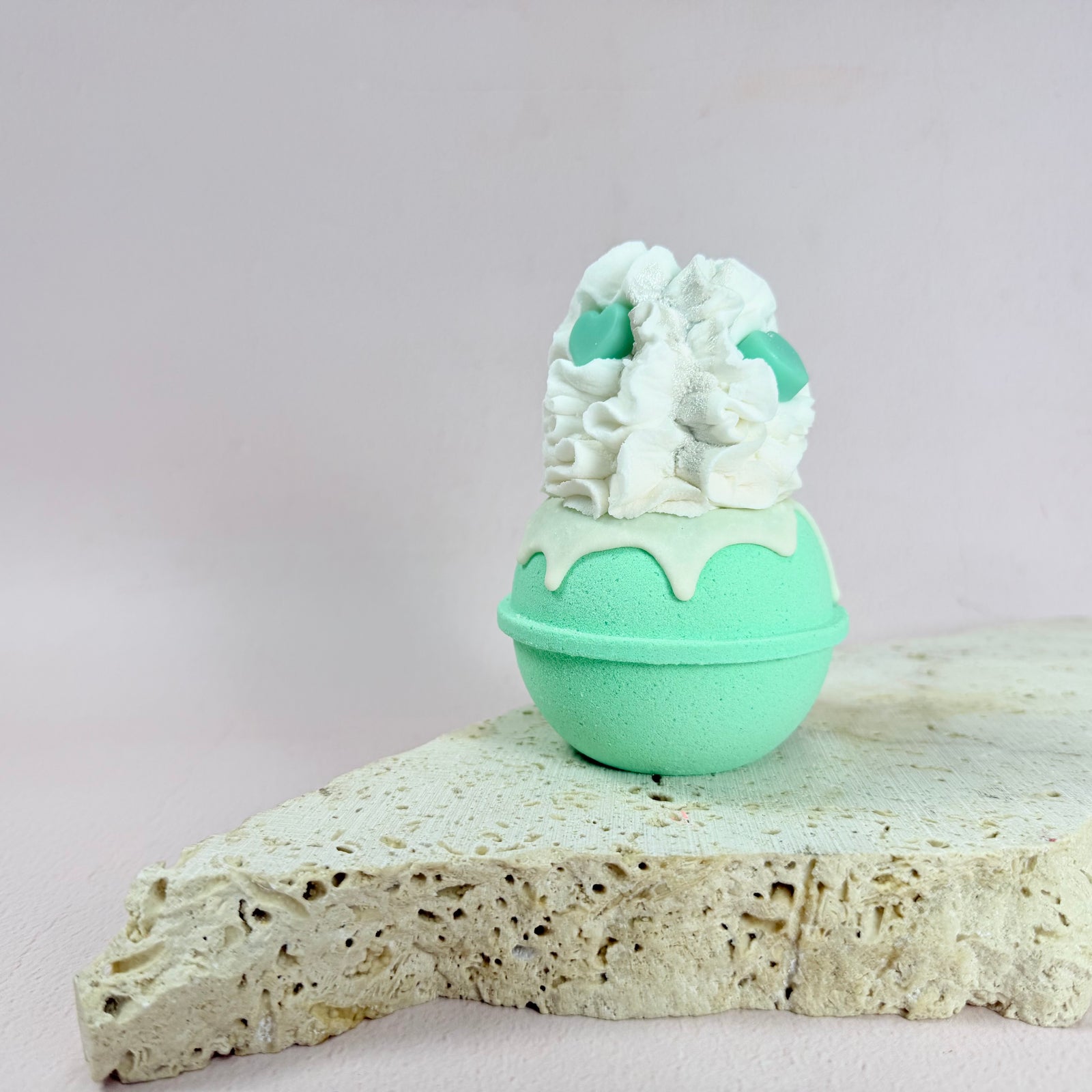 Kayali Pistachio Gelato Bath Bomb
