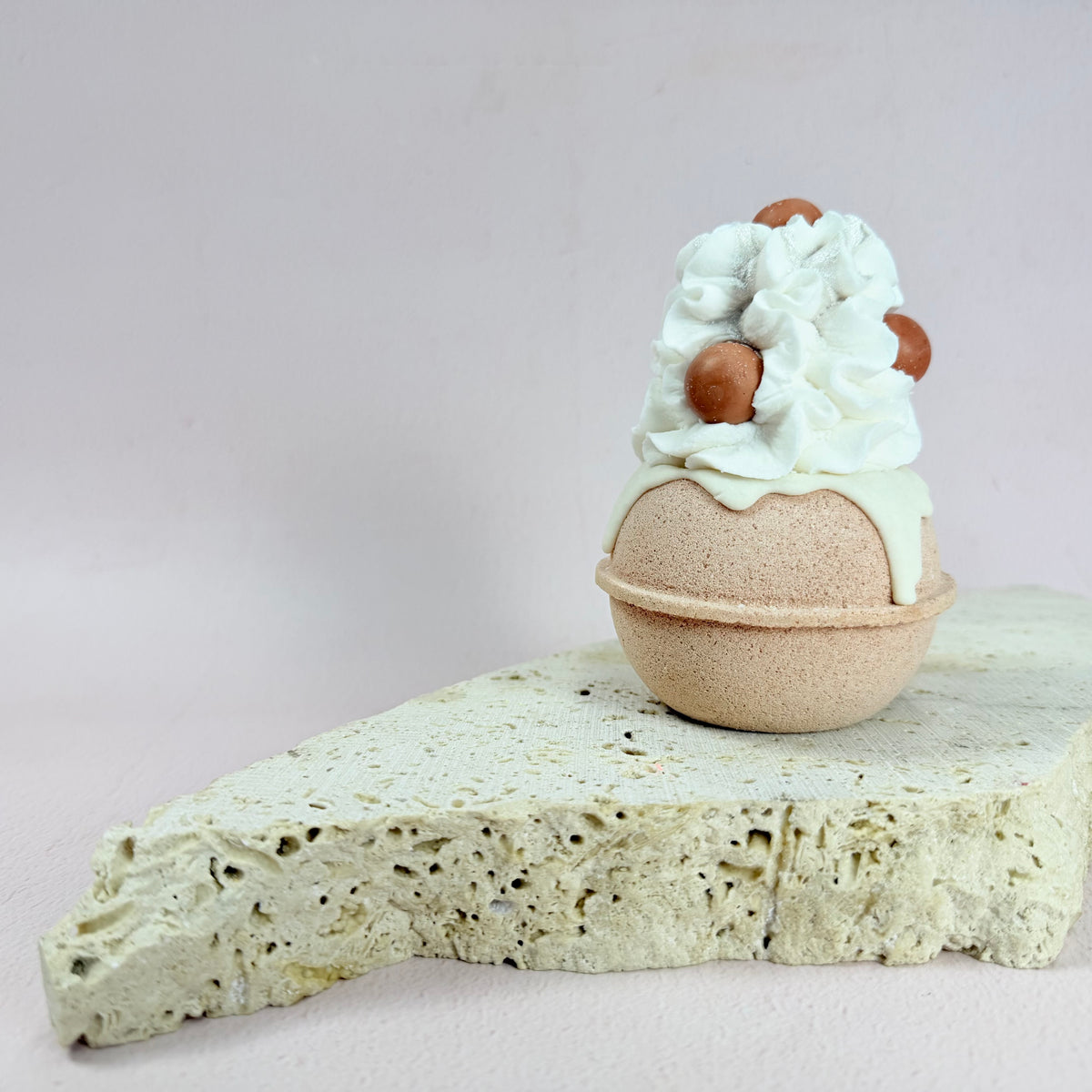 Kayali Vanilla 28 Bath Bomb