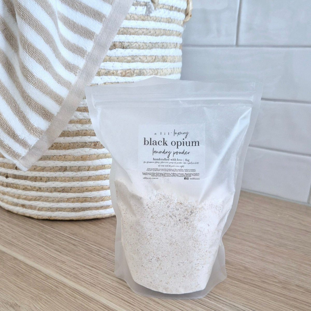 Low-Toxic-Laundry-Powder-A-Lil-Luxury