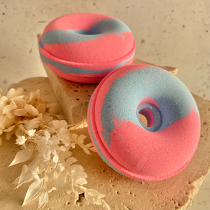 Standard Donut Bath Bomb in bubblegum Scent - A Lil Luxury