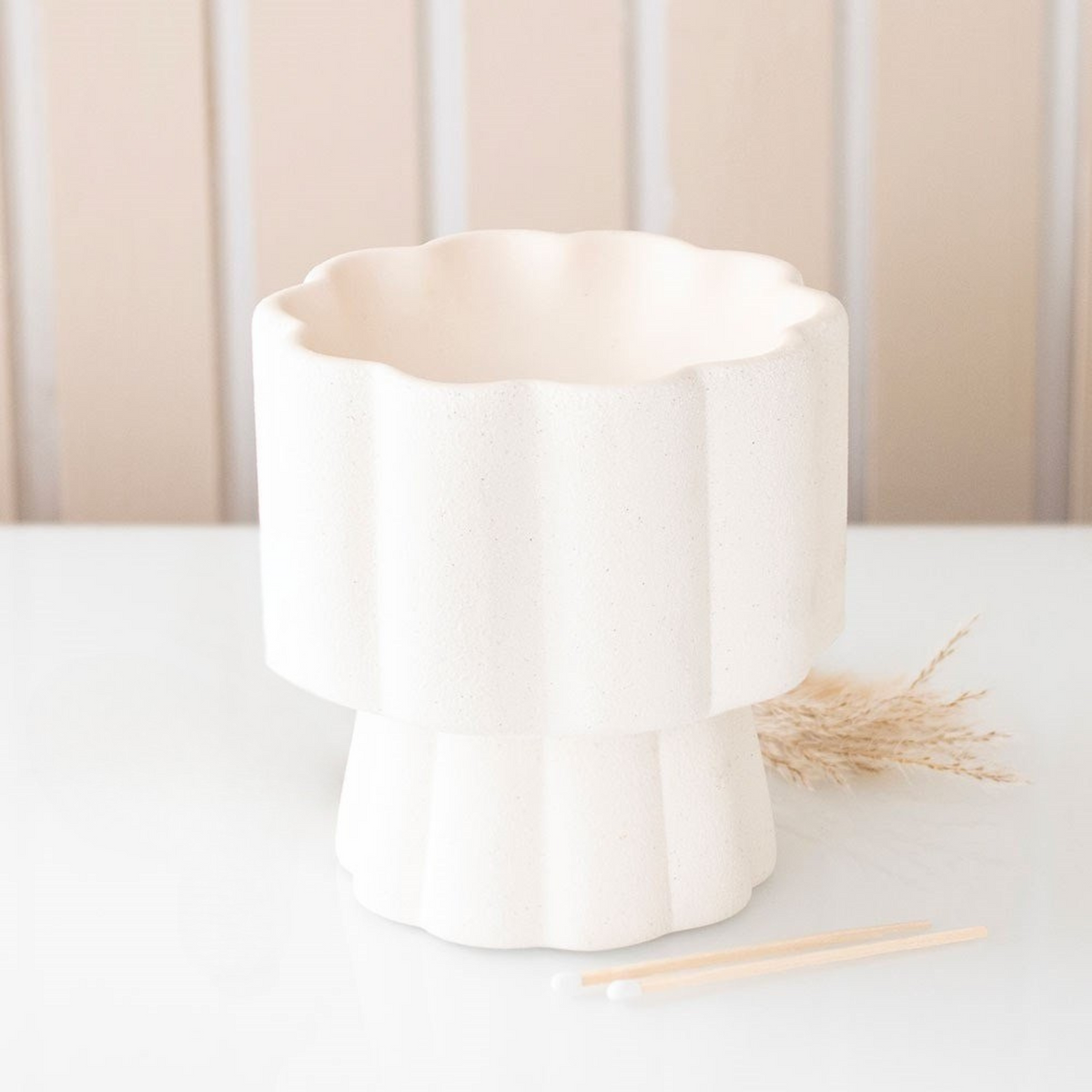 Scalloped Pedestal Tealight Warmer