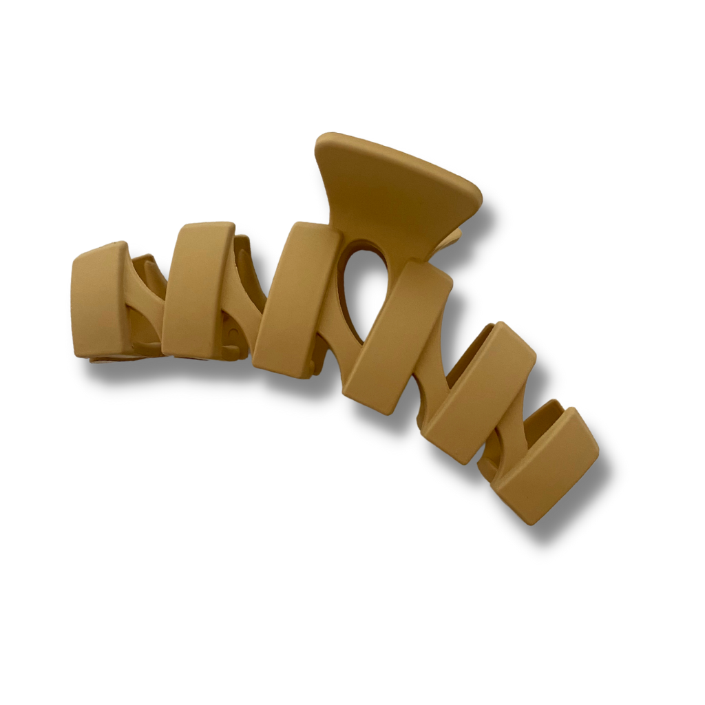 Light Brown Curved Zig Zag Claw Clip - A Lil Luxury