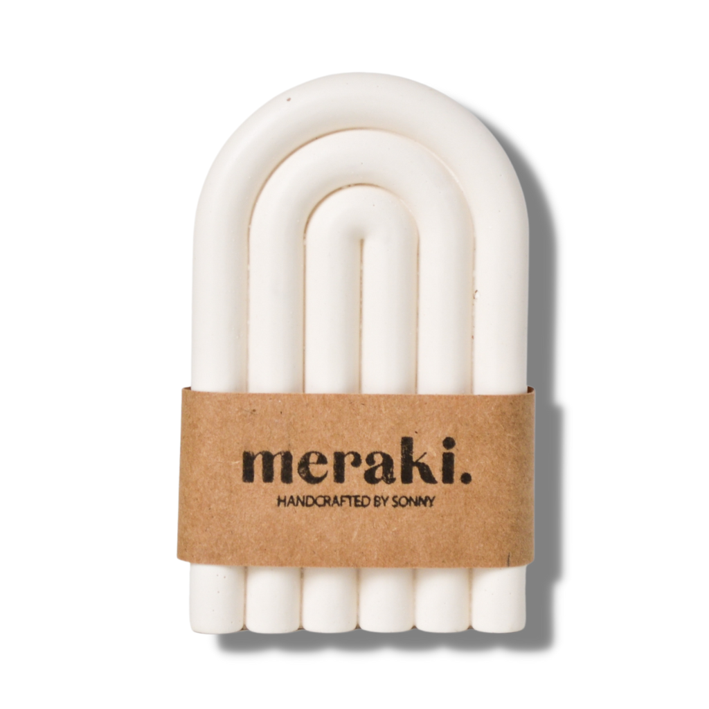 Mini White Arch by Meraki